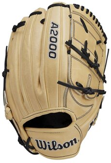 Wilson A2000 B2 12&quot; Pitcher Glove Tan/Black RHT