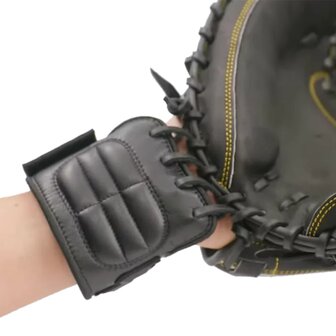SSK Catcher&#039;s Wrist Guard